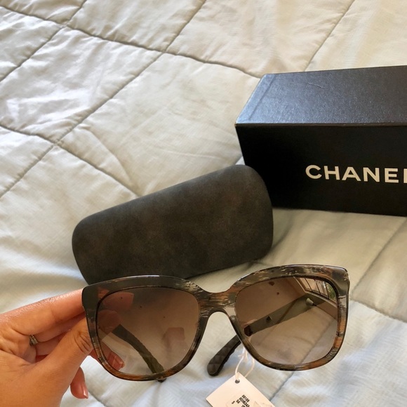 AUTHENTIC CHANEL  butterfly Quilted sunglasses - Picture 3 of 8
